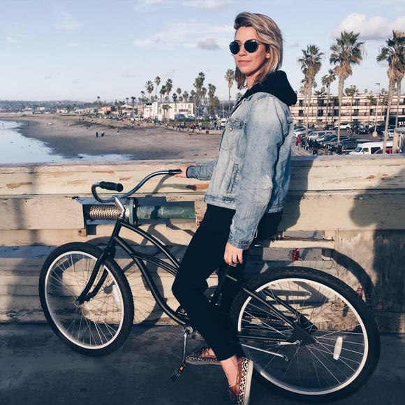 Meet your seller ! - Picture 2 of 5